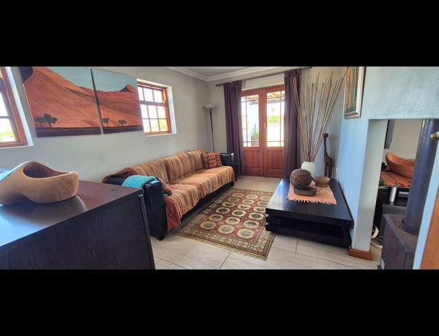5 BEDROOM HOUSE FOR SALE IN KLEIN DASSENBERG